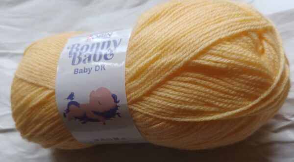 Robin baby dk yarn. 1367 Buttercup. 100g